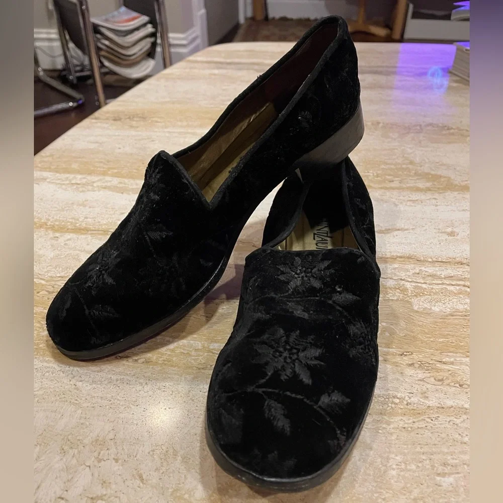 Yves Saint Laurent Italian Made Black Velvet Embroidered Loafers - Picture 3 of 9